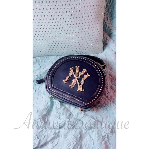 Honey Crossbody Handbag - Picture 3 of 9